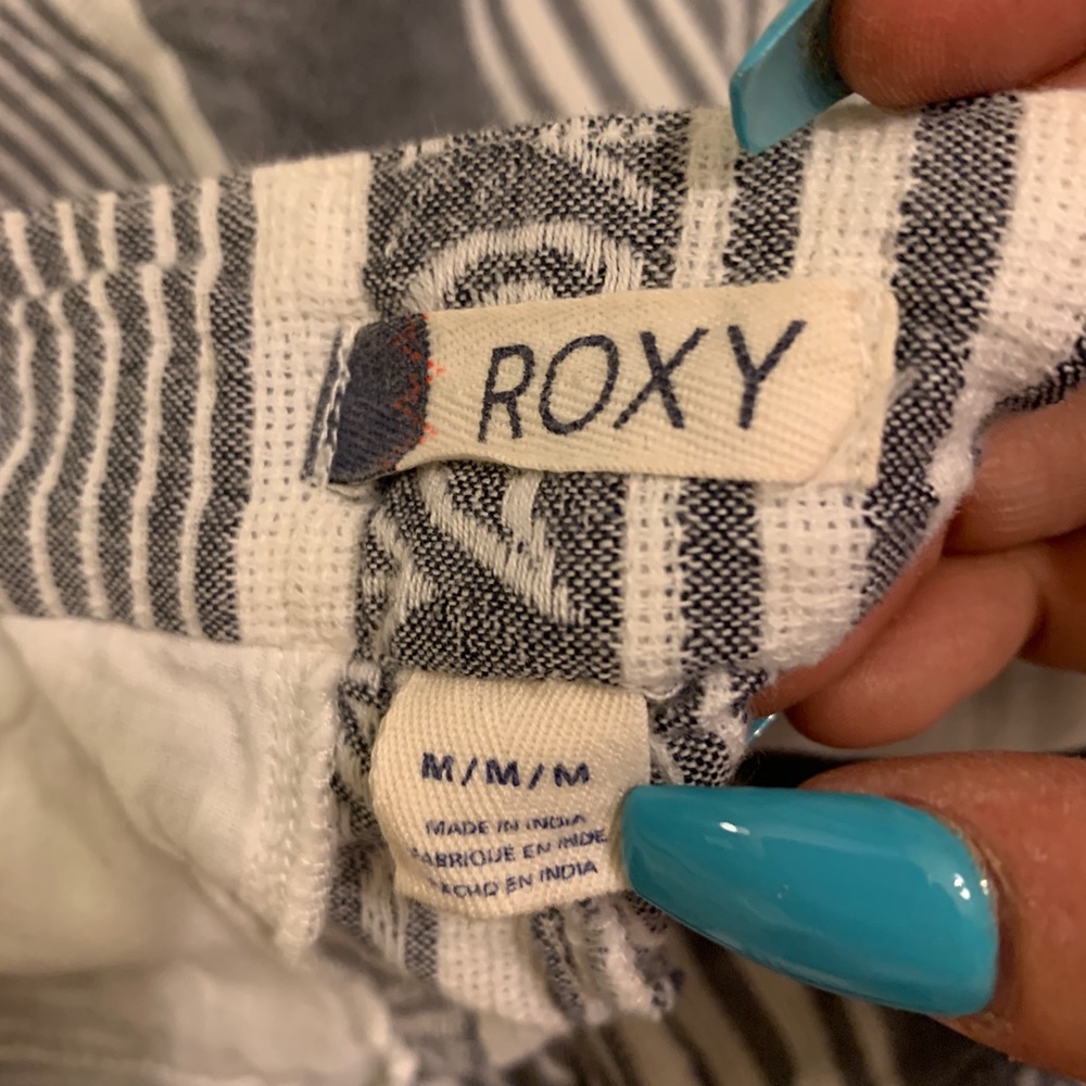 Medium Roxy Ruffle Shorts - Picture 4 of 5